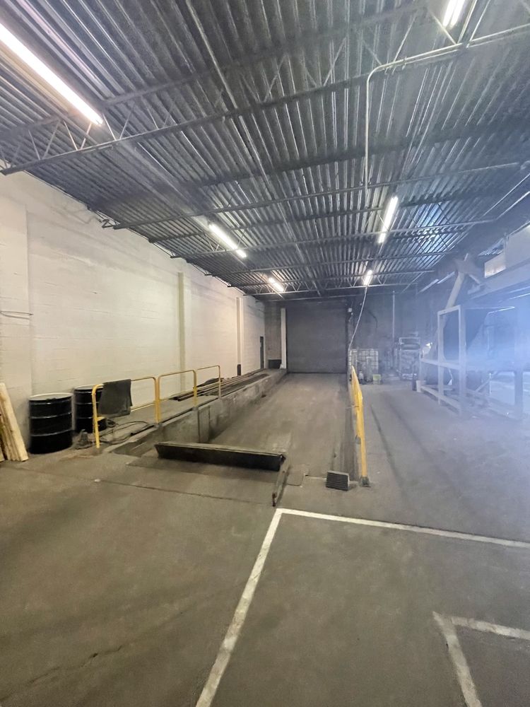 Stoller Building: 909-929 N. Coliseum Boulevard, Fort Wayne, IN 46805
